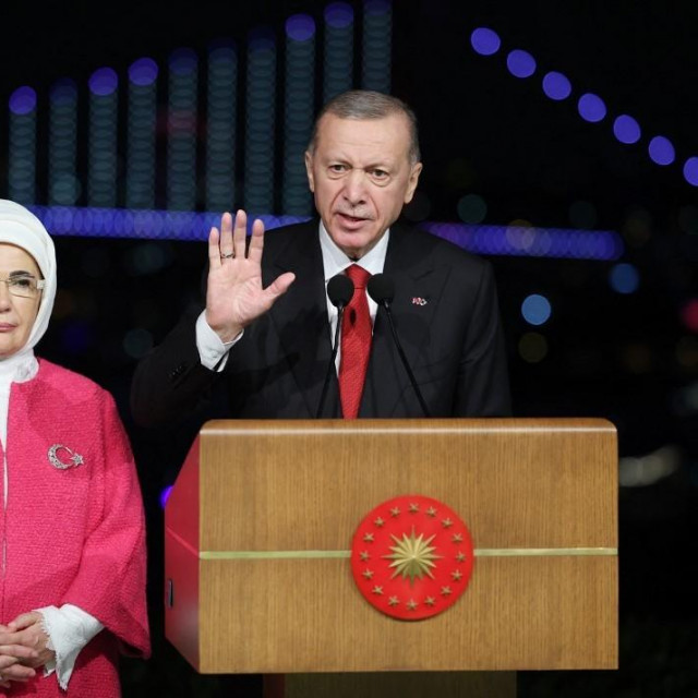&lt;p&gt;Recep Tayyip Erdogan sa suprugom Emine &lt;/p&gt;