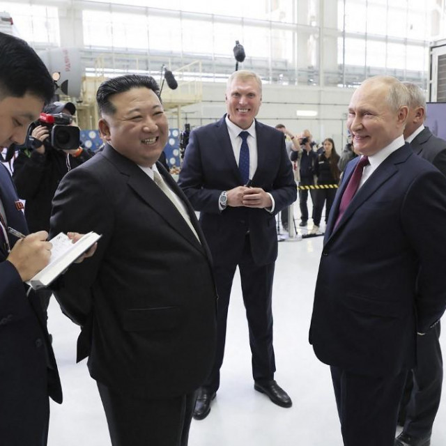 &lt;p&gt;Kim Jong-un i Vladimir Putin prilikom posjeta ruskom svemirskom centru&lt;/p&gt;