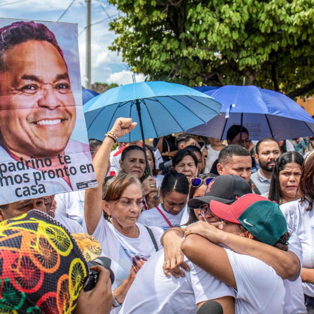 &lt;p&gt;U Kolumbiji je održan prosvjed za puštanje oca Luisa Diaza&lt;/p&gt;