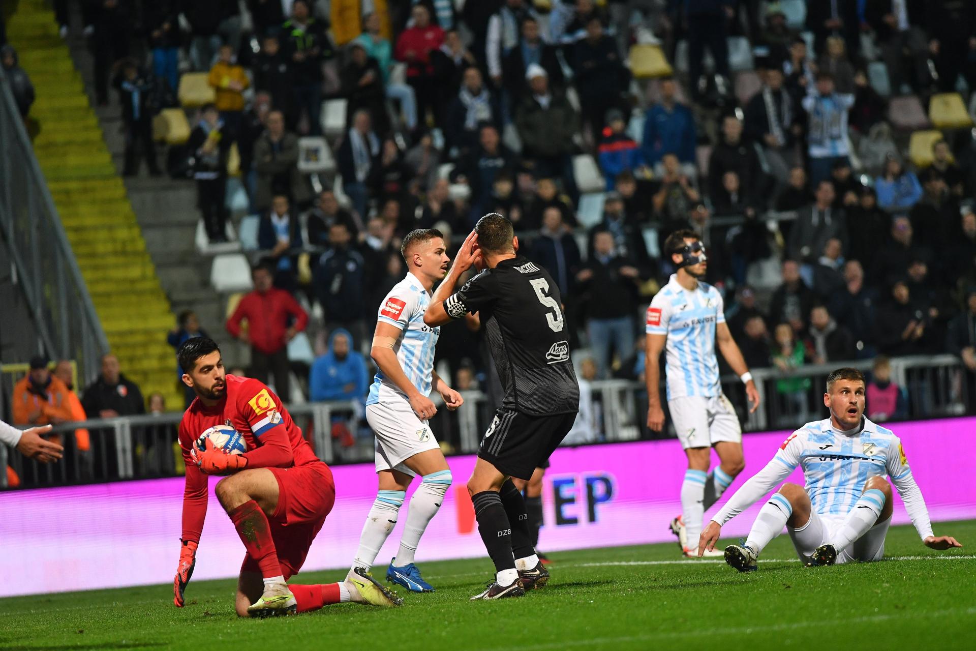 HNK Hrvatski Nogometni Klub Rijeka 0-1 HNK Hajduk Split :: Highlights ::  Videos 