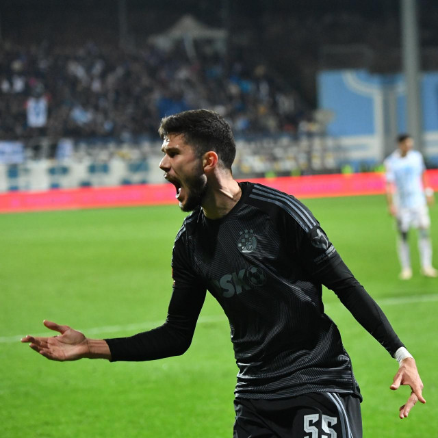 Dino Perić slavi gol