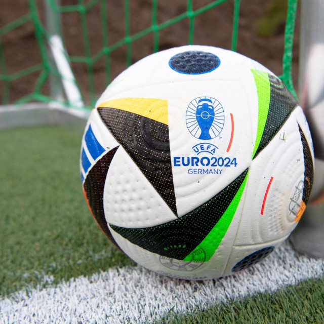 Sportske novosti Predstavljena službena lopta za Europsko nogometno