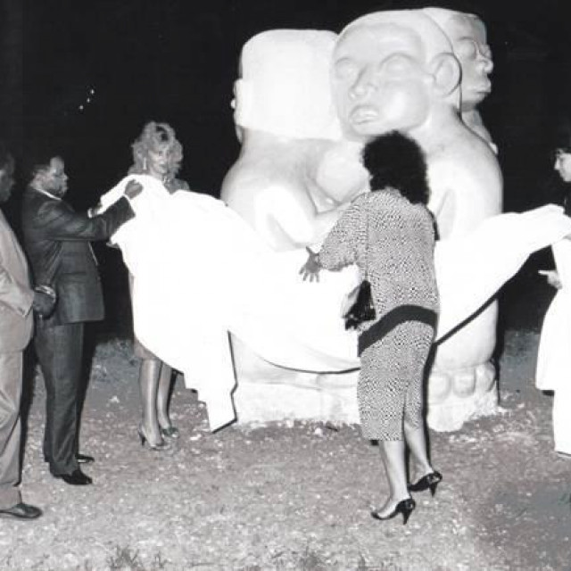 &lt;p&gt;Svečano otkrivanje skulpture Porodica, Bernarda Matemere, 1986, park Kruševac&lt;/p&gt;