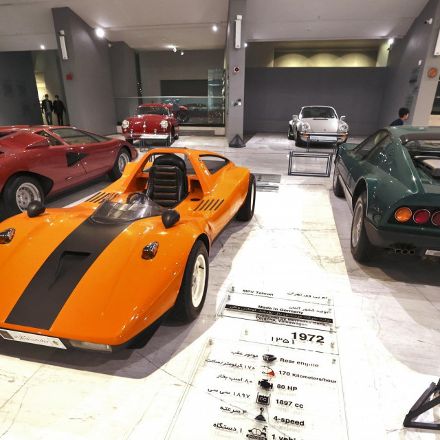 &lt;p&gt;Auto muzej u Teheranu&lt;/p&gt;