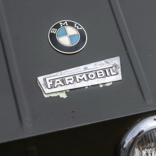 &lt;p&gt;BMW Farmobil 700&lt;/p&gt;