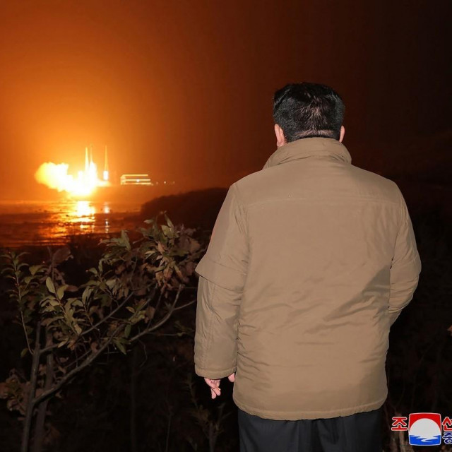 &lt;p&gt;Kim Jong Un gleda lansiranje satelita Malligyong-1&lt;/p&gt;
