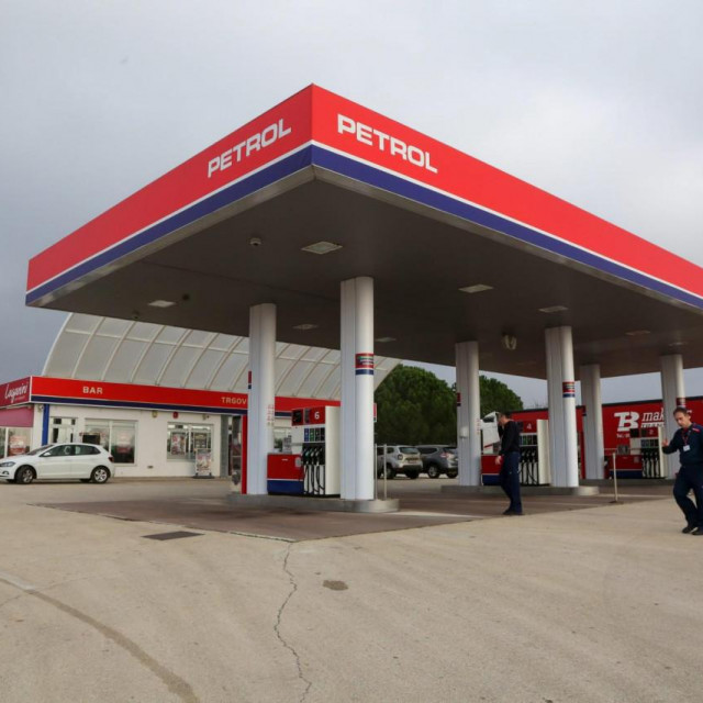 Petrol benzinska postaja (ilustracija)