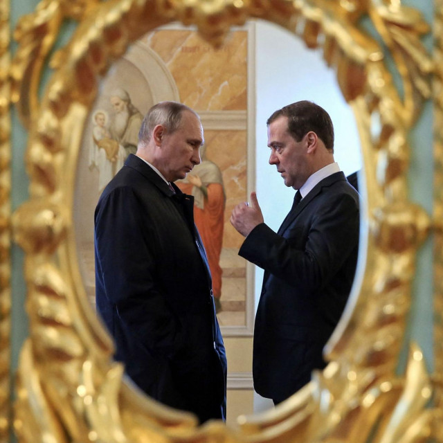 Ruski predsjednik Vladimir Putin i ruski premijer Dmitrij Medvedev