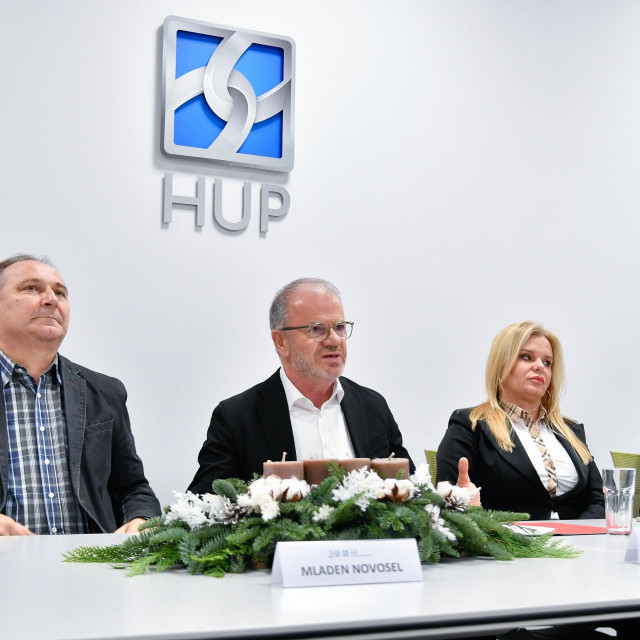 Potpisan je kolektivni ugovor za djelatnosti drvne i papirne industrije izmedju HUP Udruge drvne i papirne industrije i Saveza samostalnih sindikata Hrvatske 