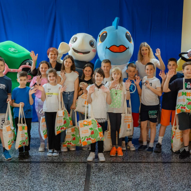 Ekipa Ekonznalaca posjetila je OŠ Dore Pejačević u Našicama, čija je učenica pobijedila na natječajnom zadatku projekta ”Čiste ručice za zdravlje dječice”