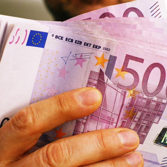 Predsjednik uprave Zabe za proteklu godinu ostvario je u prosjeku 89.000 eura bruto za svaki mjesec (ilustracija)
