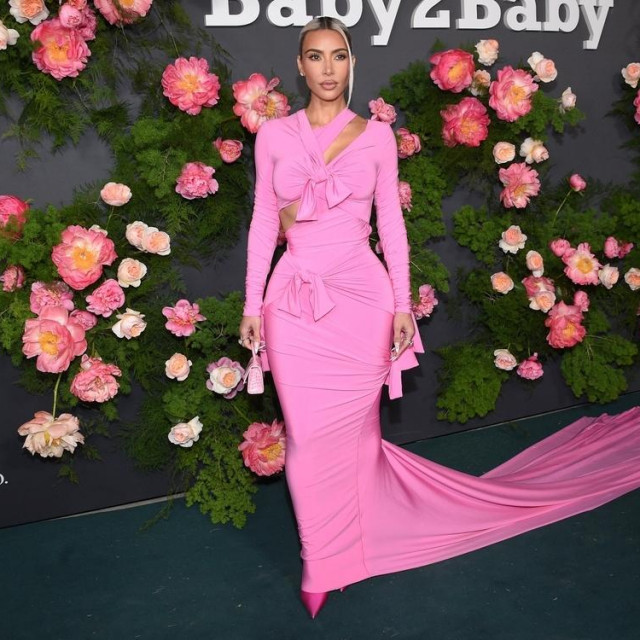 LOS ANGELES - NOV 12Kim Kardashian arrives for Baby2Baby Annual Gala on November 12, 2022 in West Hollywood, CA
