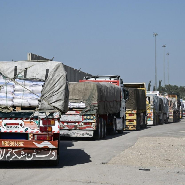 Kamioni s humanitarnom pomoći stižu iz Egipta u Izrael