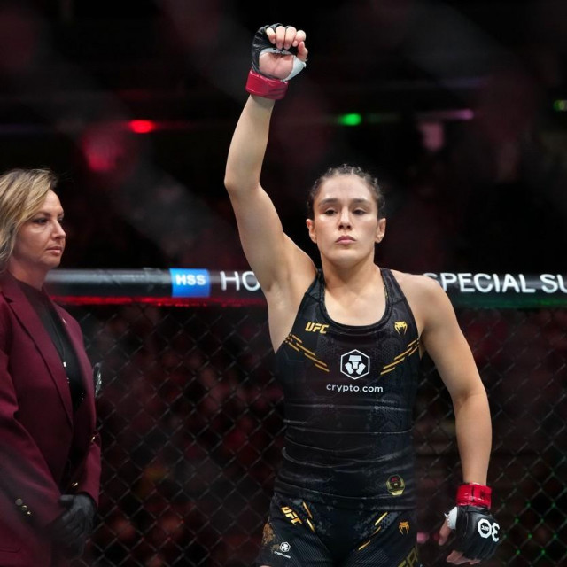 &lt;p&gt;Sep 16, 2023; Las Vegas, Nevada, USA; Alexa Grasso (red gloves) prepares to fight Valentina Shevchenko (not pictured) during UFC Fight Night at T-Mobile Arena.,Image: 805924105, License: Rights-managed, Restrictions: *** World Rights ***, Model Release: no, Credit line: USA TODAY Network/ddp USA/Profimedia&lt;/p&gt;