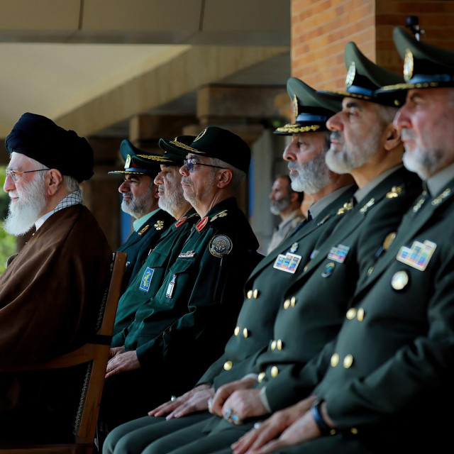 &lt;p&gt;Ajatolah Ali Khamenei i iranski vojni vrh&lt;/p&gt;