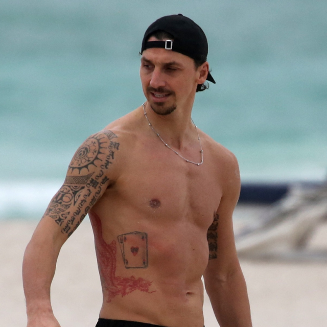&lt;p&gt;Zlatan Ibrahimović na plaži&lt;/p&gt;