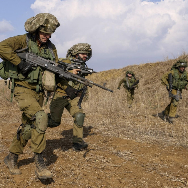 &lt;p&gt;Izraelski vojnici u vježbi pokraj Golanske visoravni&lt;/p&gt;