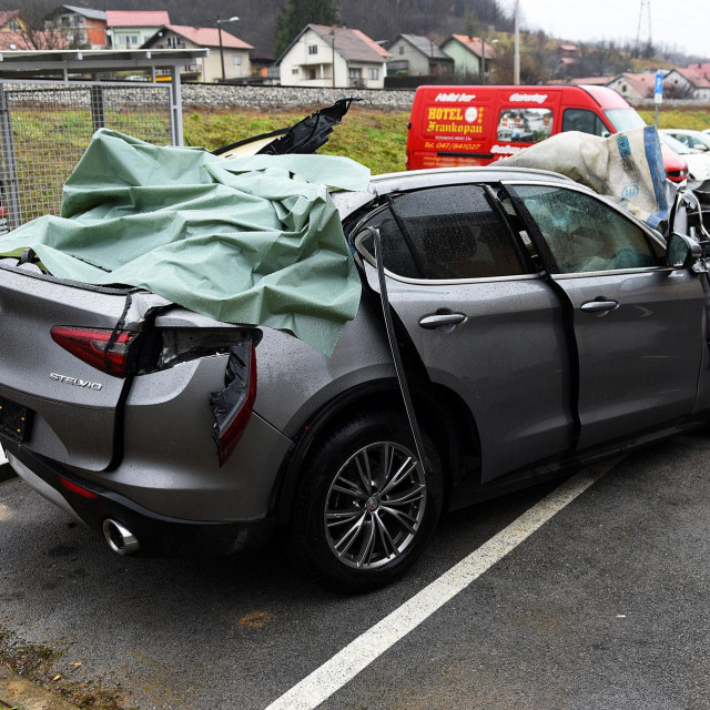 &lt;p&gt;Ostaci vozila Alfa Romeo u kojoj je poginuo bračni par iz Rijeke&lt;/p&gt;