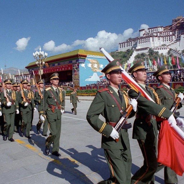 Vojna parada u Tibetu