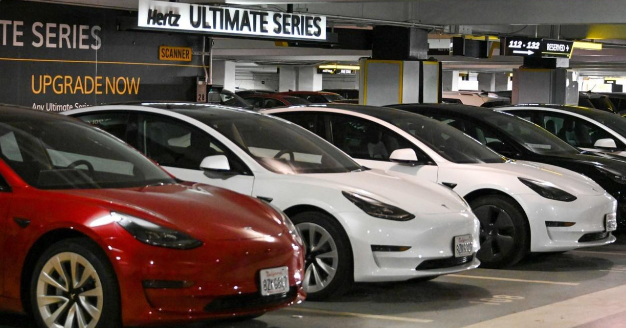 Auto Klub 'Planirali smo kupiti 100.000 Tesli' Rentacar kompanija