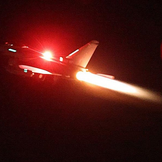 Britanski borbeni avion Eurofighter Typhoon polijeće s Cipra prema Jemenu