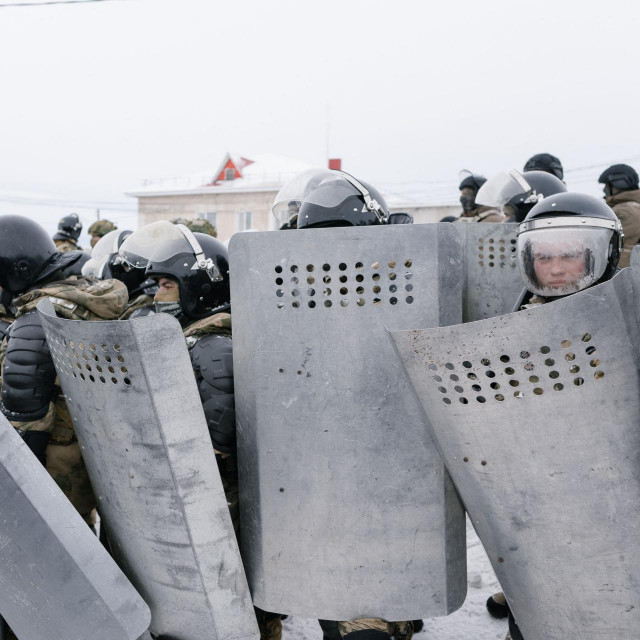 Ruski policajci protiv prosvjednika u Bajmaku u Baškiriji