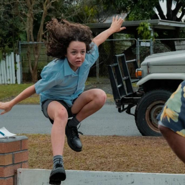 &lt;p&gt;”Svemir protiv dječaka” odlična je nova australska serija koja se prikazuje na Netflixu&lt;/p&gt;