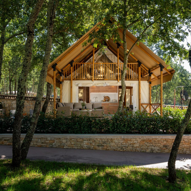Kamp ”Green Istrian Village Banki” kraj Tinjana u unutrašnjosti Istre u vlasništvu obitelji Banko