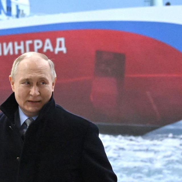 &lt;p&gt;Vladimir Putin ispred ledolomca Lenjingrad&lt;/p&gt;