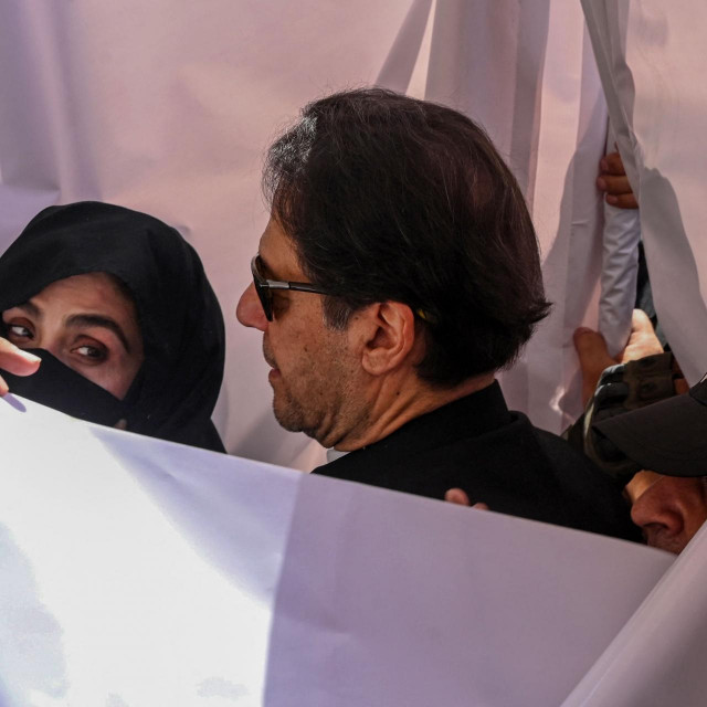 &lt;p&gt;Imran Khan i supruga Bushra Bibi&lt;/p&gt;