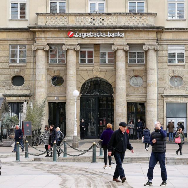 Poslovnica Zagrebačke banke na Trgu bana Jelačića