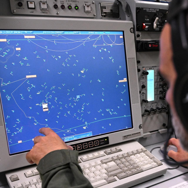 Ilustracija, vojni zrakoplovni radar 
