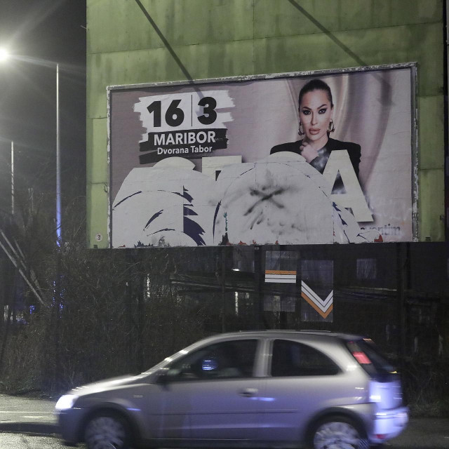 &lt;p&gt;Oštećen jumbo plakat za koncert srpske folk pjevačice Cece Ražnatović u Mariboru&lt;/p&gt;