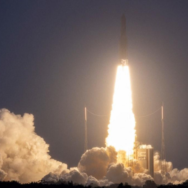 &lt;p&gt;Raketa Ariane 5 lansirana s dva telekomunikacijska satelita iz Europskog svemirskog centra u Francuskoj Gvajani 2020.&lt;/p&gt;

&lt;p&gt; &lt;/p&gt;

&lt;p&gt; &lt;/p&gt;
