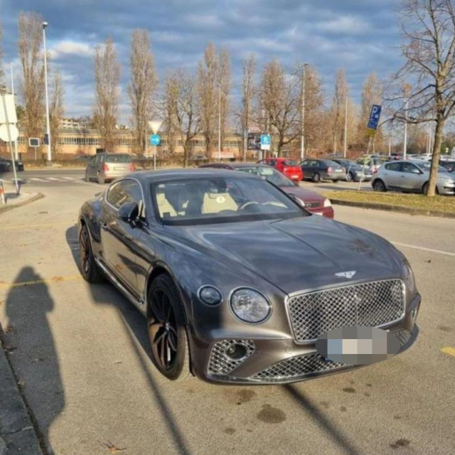 &lt;p&gt;Bentley parkiran na mjestu za invalide&lt;/p&gt;