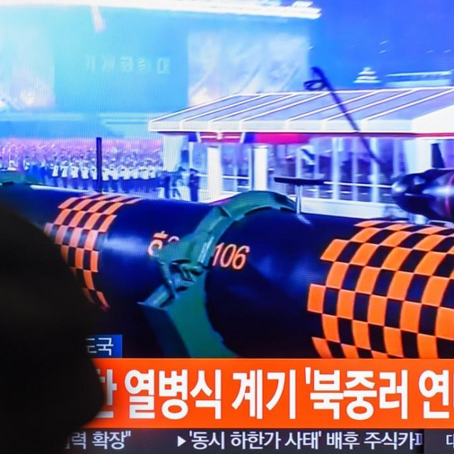 &lt;p&gt;Sjeverna Koreja na paradi je predstavila prvo bespilotno podvodno vozilo sposobno nositi nuklearno oružje&lt;/p&gt;