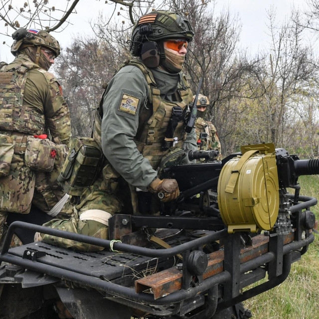 Ruski vojnici na quadove su montirali ručne bacače granata