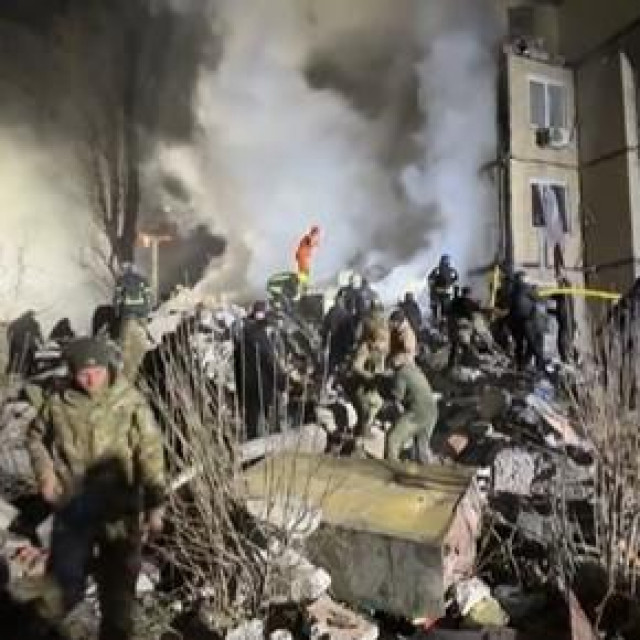 Pad ruskog drona na stambeni blok u Odesi