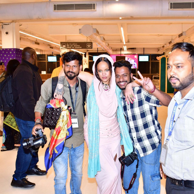 &lt;p&gt;Rihanna na aerodromu u Mumbaiju&lt;/p&gt;