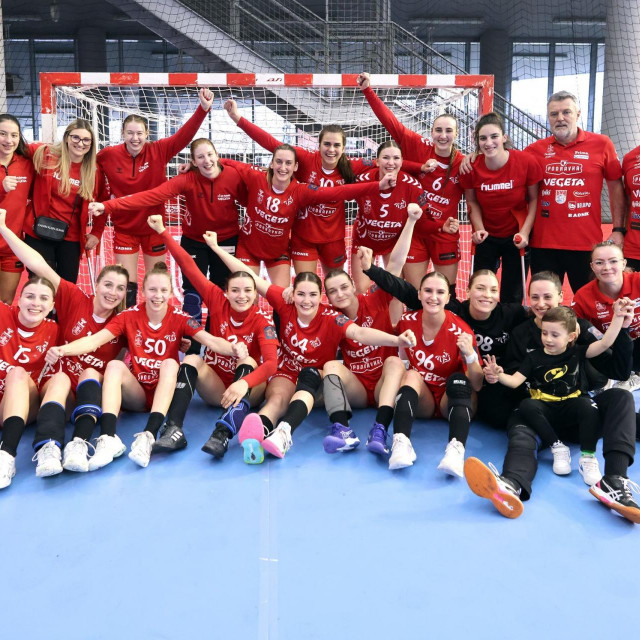 Rukometašice i stručni stožer Podravke Vegete slave ulazak u četvrtfinale EHF Europske lige