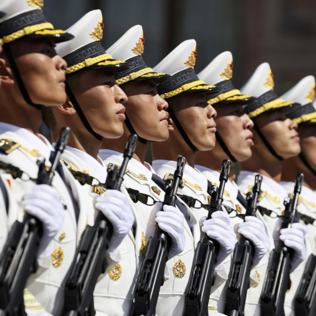 &lt;p&gt;Parada kineske vojske&lt;/p&gt;