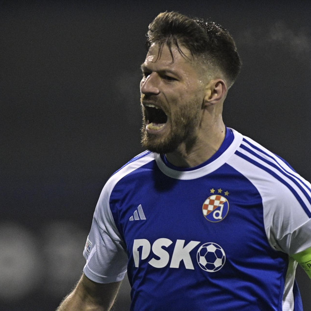 Bruno Petković slavi gol za 1-0