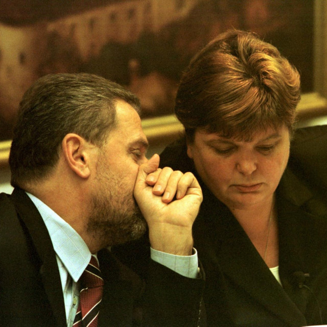 &lt;p&gt;Milan Bandić i Vlasta Pavić na sjednici Gradskog poglavarstva 2004. godine&lt;/p&gt;