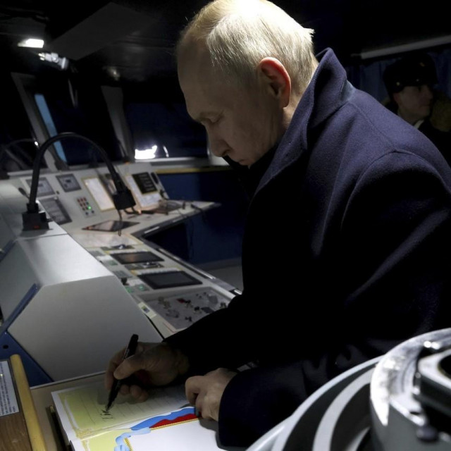 Putin u nuklearnoj podmornici