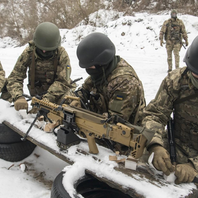 &lt;p&gt;Pripadnici Sibirskog bataljuna i Međunarodne legije oružanih snaga Ukrajine izvode vojnu vježbu (arhiva, studeni 2023.)&lt;/p&gt;