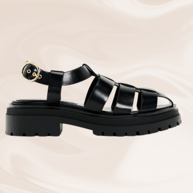 Zara crne sandale s remenjem i rebrastim potplatom (39,95 eura)