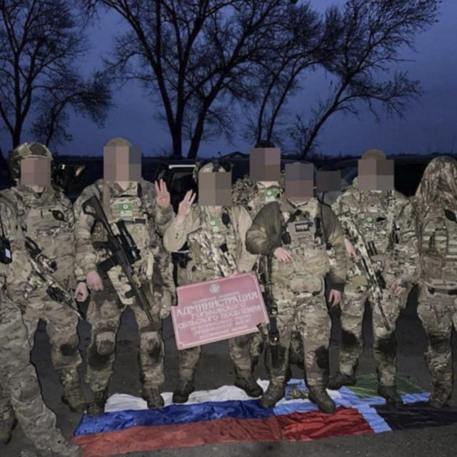 Pripadnici Sibirskog bataljuna jučer su objavile da su podignule svoju zastavu u Gorkovskom