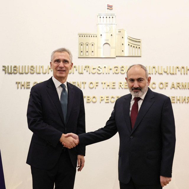 Jens Stoltenberg i armenski premijer Nikol Pašinjan 
