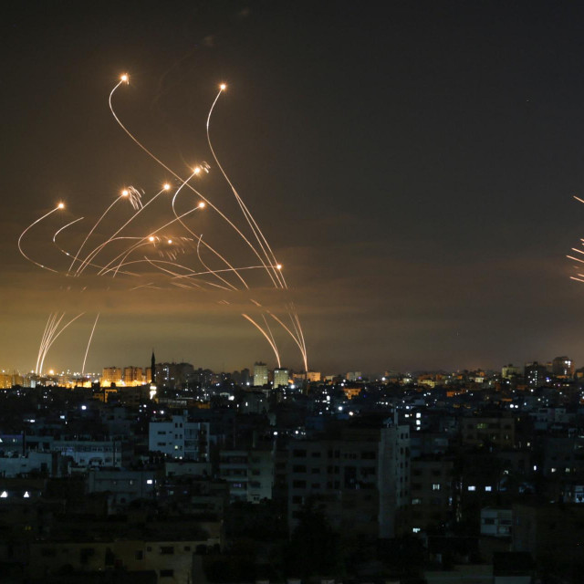 &lt;p&gt;Izraelski Iron Dome presreće Hamasovu raketu&lt;/p&gt;