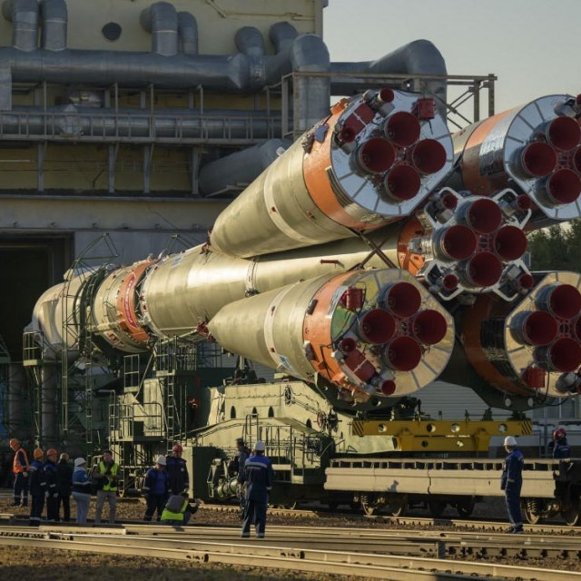 &lt;p&gt;Raketa Sojuz&lt;/p&gt;